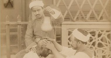 100 صورة عالمية.. حلاق مصرى فى القرن الـ 19