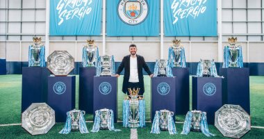 أجويرو يحظى بتكريم مميز من مانشستر سيتي قبل الرحيل