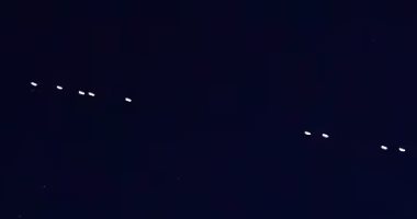 أقمار الانترنت لإيلون ماسك تثير الجدل حول الأطباق الفضائية.. اعرف التفاصيل