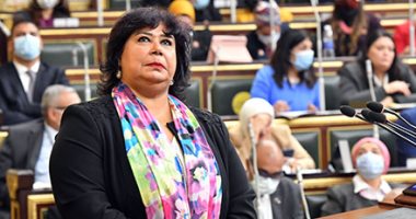 إيناس عبد الدايم تتابع خطة قصور الثقافة لـ الأنشطة والفعاليات والمشاريع