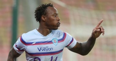 الأهلى يستفسر عن عقد السويدي ستراندبيريج مهاجم أبها السعودى