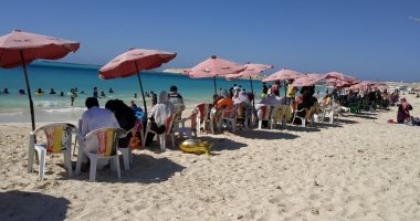 بحر مطروح يرد الروح .. إقبال كبير على أحلى شواطئ مصر.. فيديو وصور