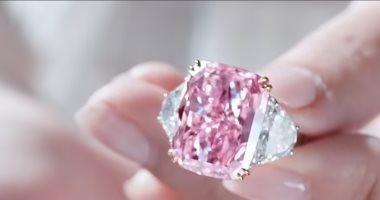 بيع ماسة زهرية عيار 15.8 قيراط فى مزاد بمبلغ 29.3 مليون دولار