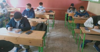 تعليم قنا: لجان متابعة لفحص بوابات التعقيم وأعمال التطهير بلجان الامتحانات