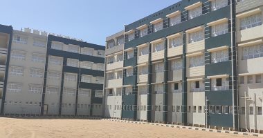 جولة داخل مدرسة الشهيد عمرو شبل أكبر مدرسة للغات بالشرقية .. صور