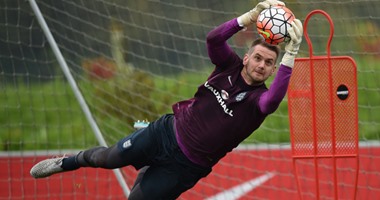 حارس أستون فيلا أولى صفقات مانشستر يونايتد الصيفية