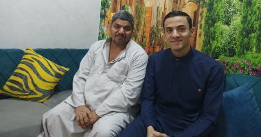 حكاية المبتهل أحمد أبو خطوة الحاصل على المركز الثانى عالميا بمسابقة القرآن.. فيديو