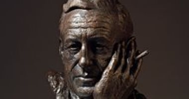 صاحب شخصية جيمس بوند.. ماذا قال فى آخر كلماته لسائقي عربة الإسعاف؟