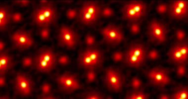 علماء يلتقطون صورة بأعلى دقة على الإطلاق للذرات