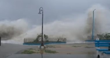 لقطات جديدة لآثار إعصار ياس وإغراق المياه للشوارع فى شرق الهند.. فيديو