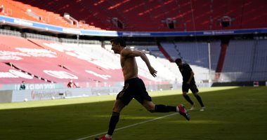 ليفاندوفسكي يحقق رقما قياسيا فى فوز البايرن على أوجسبورج وهبوط بريمن