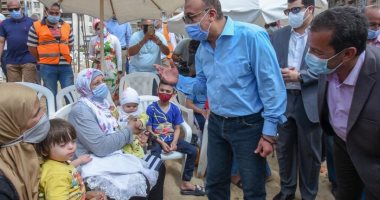 محافظ الإسكندرية يتفقد الشواطئ فى أول يوم تشغيل بعد توقف 13 شهرا.. لايف وصور