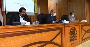 محافظ قنا يوجه بتذليل التحديات لتنفيذ مشروع تطوير قرى الريف المصرى