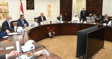 وزير الإسكان يلتقى نواب تنسيقية شباب الأحزاب لبحث عددا من القضايا الهامة.. صور