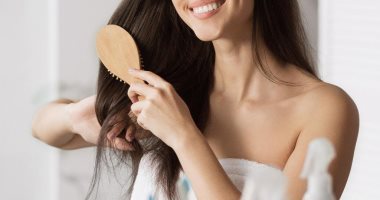 وصفات طبيعية لتنعيم الشعر.. مكوناتها موجودة فى كل بيت
