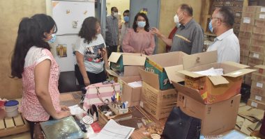 محافظ أسيوط يشدد على ضرورة توفير مخزون استراتيجى من الأدوية.. صور