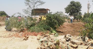 إسنا تستكمل إزالة التعديات على الترع والمجاري المائية ضمن الموجة 18