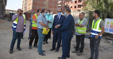 محافظ القليوبية يتفقد عددا من المشروعات بمدينة طوخ لدفع الأعمال.. صور