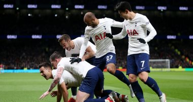 توتنهام يحقق انتصاره الأول فى الدوري الإنجليزي مع كونتى بثنائية ضد ليدز