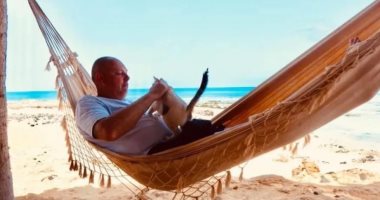 كورونا يفتك ببريطانى خمسينى بعد رفضه تلقى اللقاح.. التفاصيل