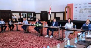 وزير السياحة ومحافظ البحر الأحمر يعقدان اجتماعا مع ممثلى قطاع السياحة الخاص