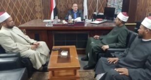 رئيس مركز الفرافرة يبحث مع مدير عام المنطقة الأزهرية تنفيذ برامج التوعية