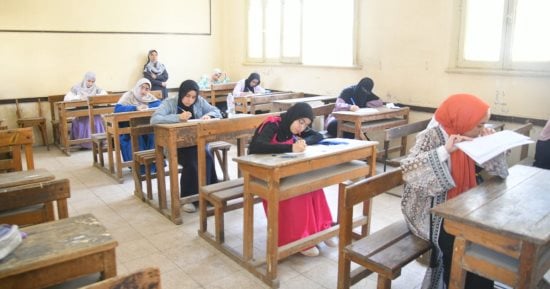محافظ الغربية يتفقد لجان امتحانات الشهادة الثانوية الأزهرية بطنطا