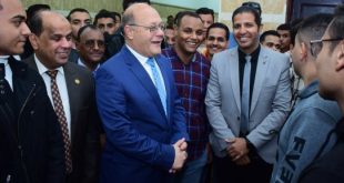 رئيس جامعة سوهاج يتفقد عمليات التصويت بانتخابات اتحاد الطلاب