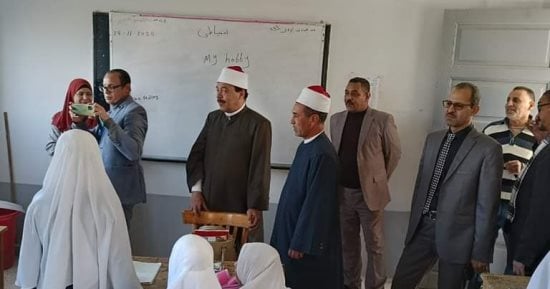 رئيس منطقة سوهاج الأزهرية يتفقد معهد بنى منصور المرشح للاعتماد بمركز البلينا
