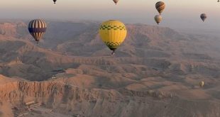 سماء الأقصر تشهد تحليق 1700 سائح على متن 66 رحلة بالون طائر.. صور
