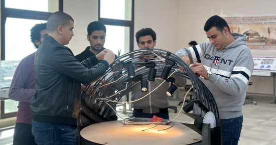 طلاب "المنصورة الجديدة" يتمكنون من تنفيذ جهاز "الهيلودون" بمواد محلية.. صور