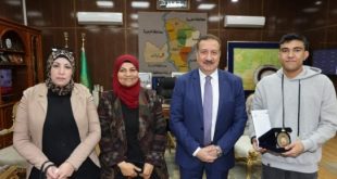 محافظ المنوفية يكرم طالبا من ذوى الهمم ويهديه مكافأة مالية ودرع المحافظة
