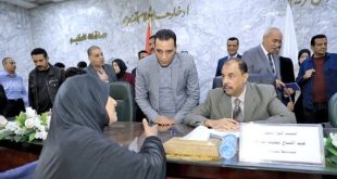 محافظ سوهاج يستمع لمطالب واحتياجات المواطنين فى اللقاء الجماهيرى الأسبوعى