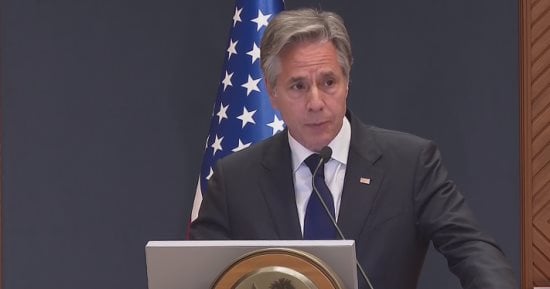 وزير الخارجية الأمريكى يصل إلى بروكسل لبحث الدعم الغربى لأوكرانيا