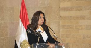 وزيرة التنمية المحلية ومحافظ القاهرة يكرمان فرق تنظيم المنتدى الحضرى العالمى