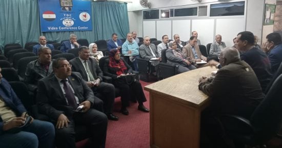 وكيل تعليم سوهاج يعقد اجتماعا لمناقشة استعدادات امتحانات الشهادة الإعدادية