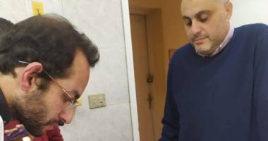 4 ساعات من الرحمة.. كيف عادت الحياة للقطة الصغيرة لتجتاز الطريق؟