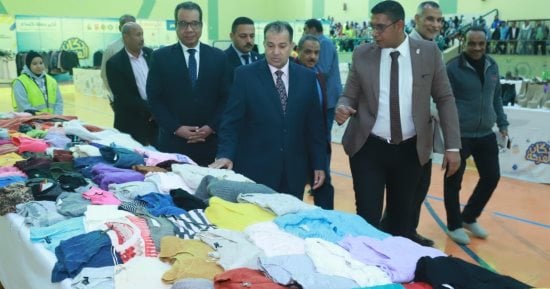افتتاح معرض "دكان الفرحة" بجامعة جنوب الوادي لتوفير 20 ألف قطعة ملابس