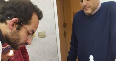 عملية استغرقت 4 ساعات.. أطباء بيطريون بالغربية ينجحون فى إنقاذ قط دهسته سيارة