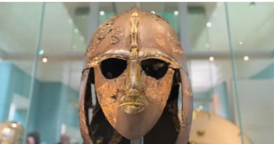 لماذا أطلق على خوذة "ساتون هوو" توت عنخ آمون البريطاني.. اعرف الحكاية