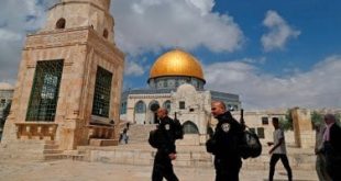 مئات المستوطنين يقتحمون باحات الأقصى..وآخرون يهاجمون الفلسطينيين شرق رام الله
