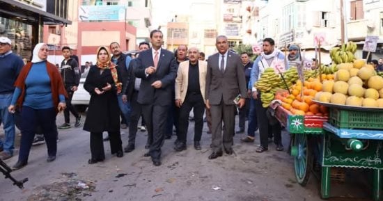 محافظ دمياط يبحث الموقف الحالى لسوق فارسكور الحضارى