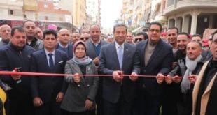 محافظ دمياط يفتتح سوق اليوم الواحد لبيع السلع الأساسية بمدينة الزرقا