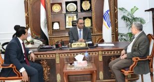 محافظ قنا يستقبل وفدا من وزارة الشباب لبحث التعاون وتطوير المنشآت الرياضية
