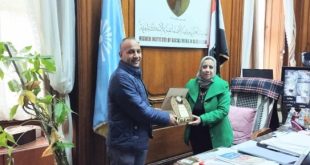 معهد الخدمة الاجتماعية بالإسكندرية يكرم أحمد الزغبي مراسل اليوم السابع