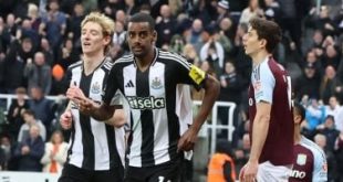 نيوكاسل يقسو على أستون فيلا وسقوط توتنهام أمام نوتنجهام في الدوري الإنجليزي