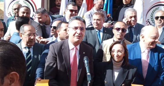 وزير التموين يتفقد المستودعات التموينية بالبحيرة للوقوف على توافر السلع