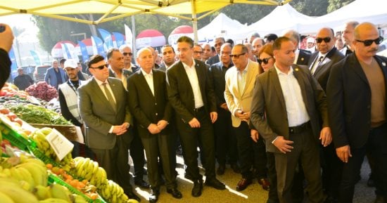 وزير التموين يفتتح سوق اليوم الواحد بمدينة دمنهور بالبحيرة