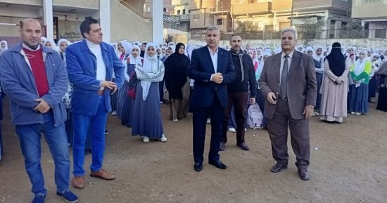 وكيل تعليم الشرقية يتابع انتظام سير العملية التعليمية بإدارة أبو كبير